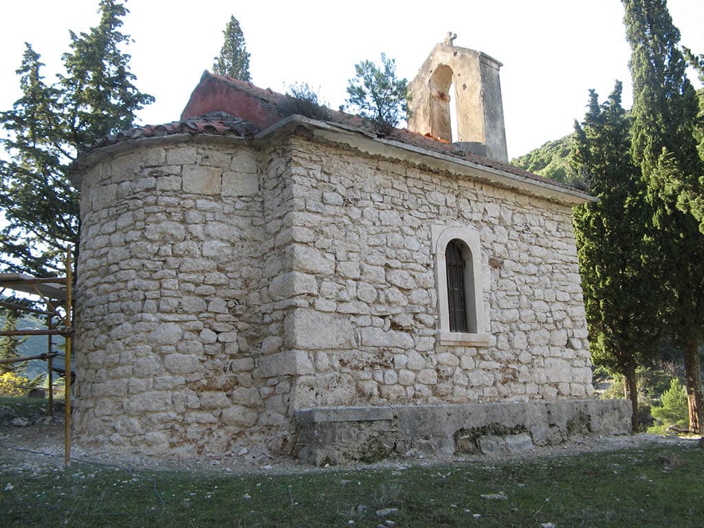Crkva sv. Petra u Dolu na Braču